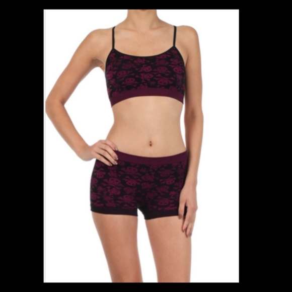 LAST Crop Top Set Shorts Skulls Gothic Halloween - Picture 7 of 11